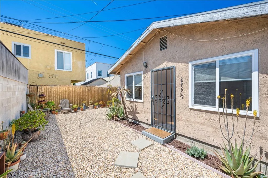 2839 Hillcrest Drive