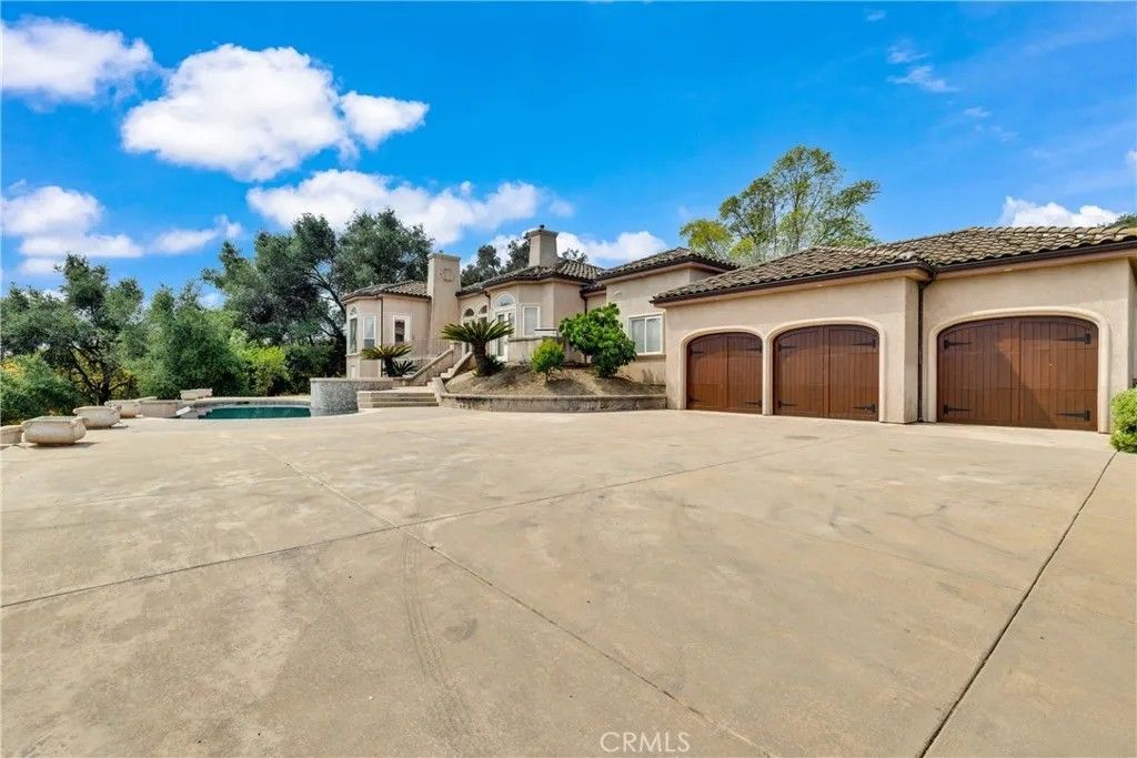 Photo of 3013 Olive Hill, Fallbrook, CA 92028 (MLS # OC26095907)