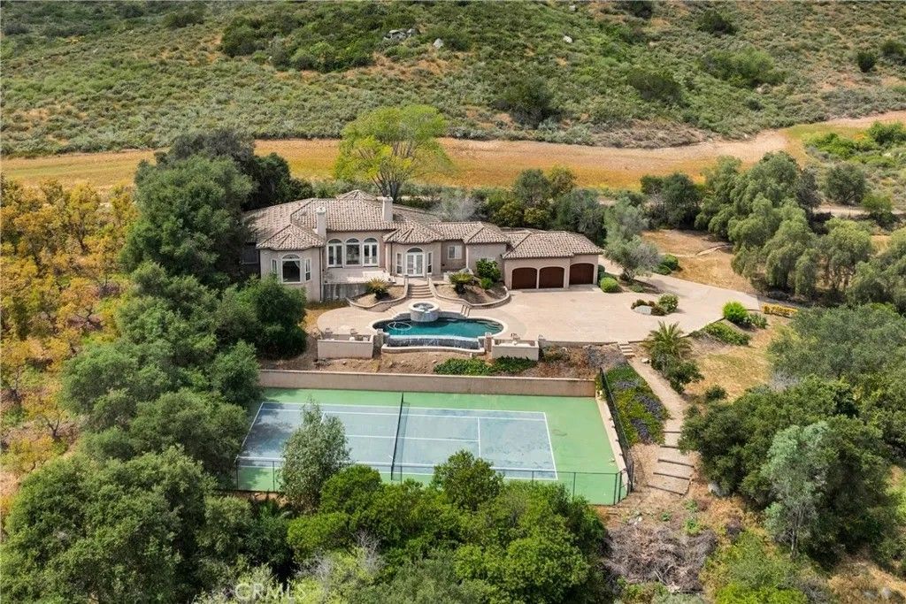 Photo of 3013 Olive Hill, Fallbrook, CA 92028 (MLS # OC26095907)