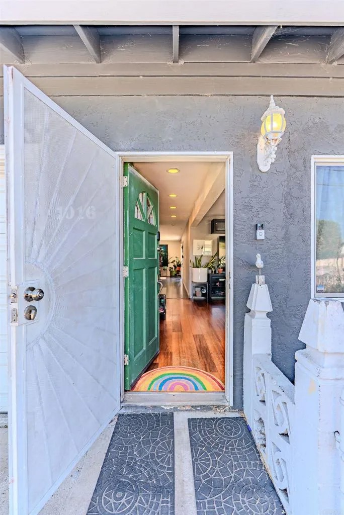 1016 Delaware Street