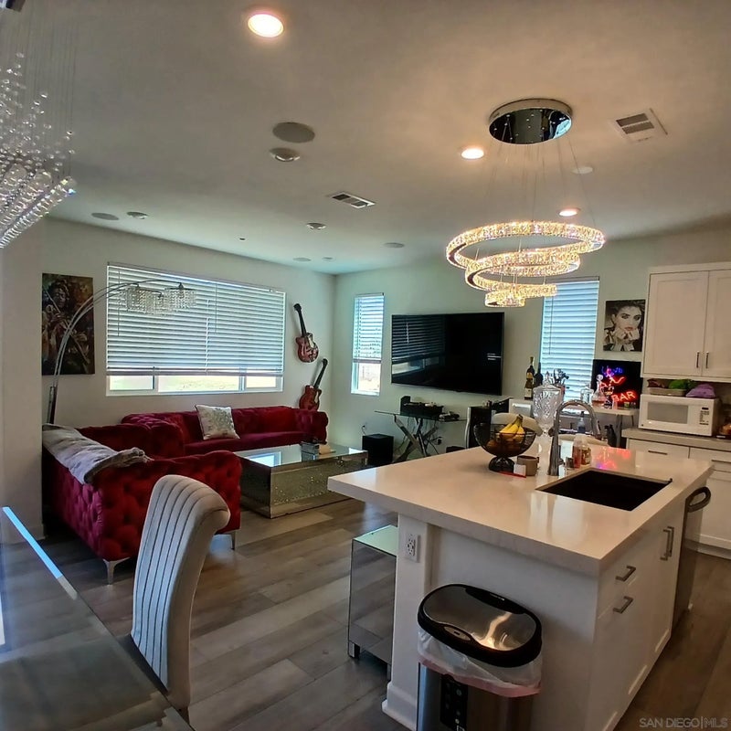 2430 Cascalote Loop