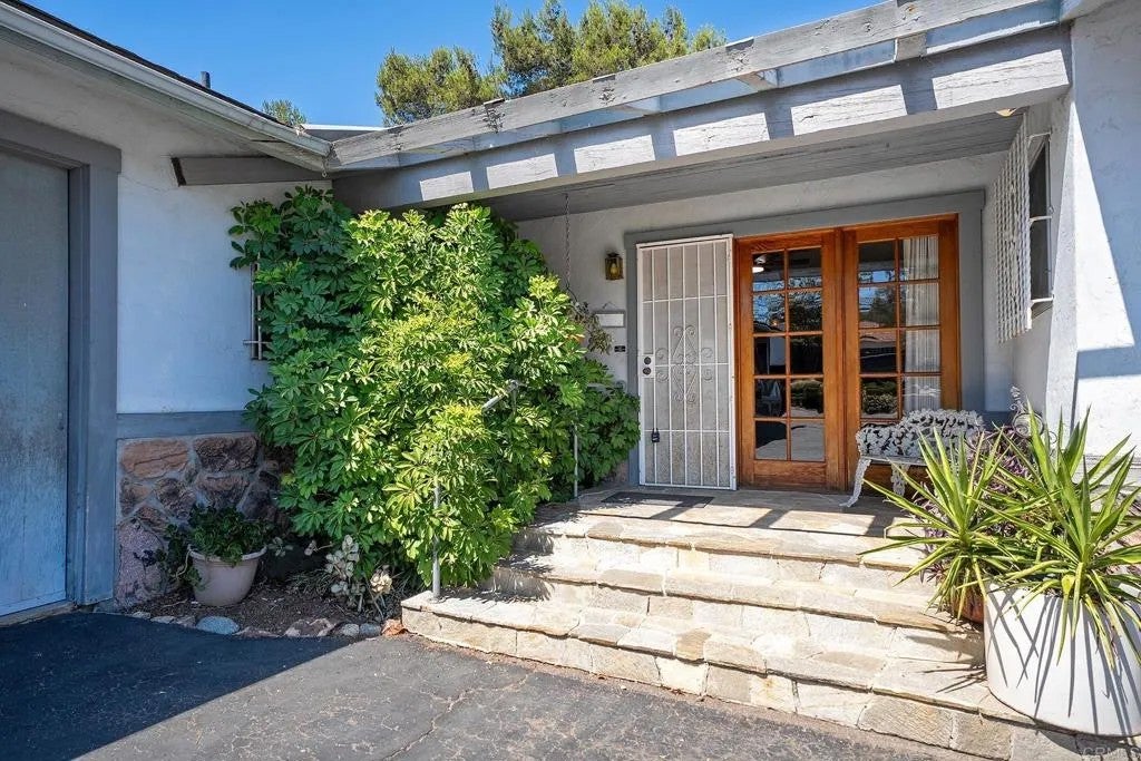 2425 DENOVA DR