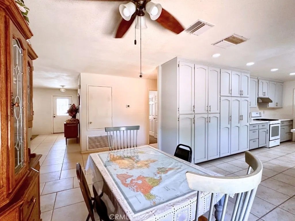 6963 Lennox