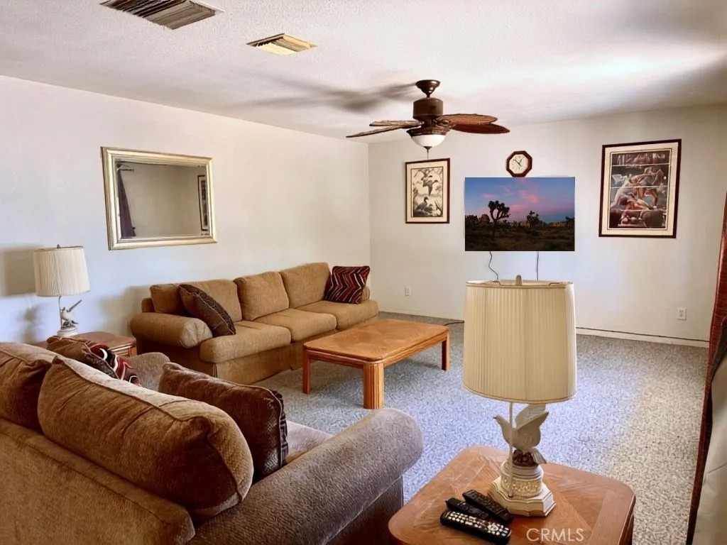 6963 Lennox