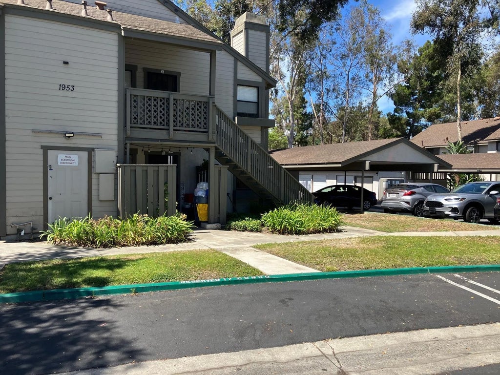 Photo of 1953 Wellington Ln #4, Vista, CA 92081 (MLS # 260016701)