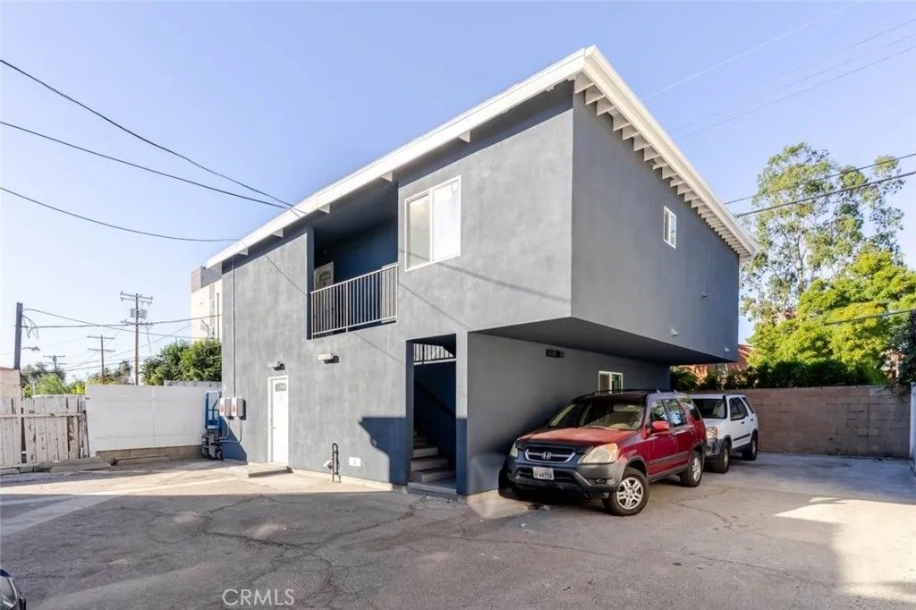 Photo of 14713 Sylvan Street, Van Nuys, CA 91411 (MLS # SR26027441)