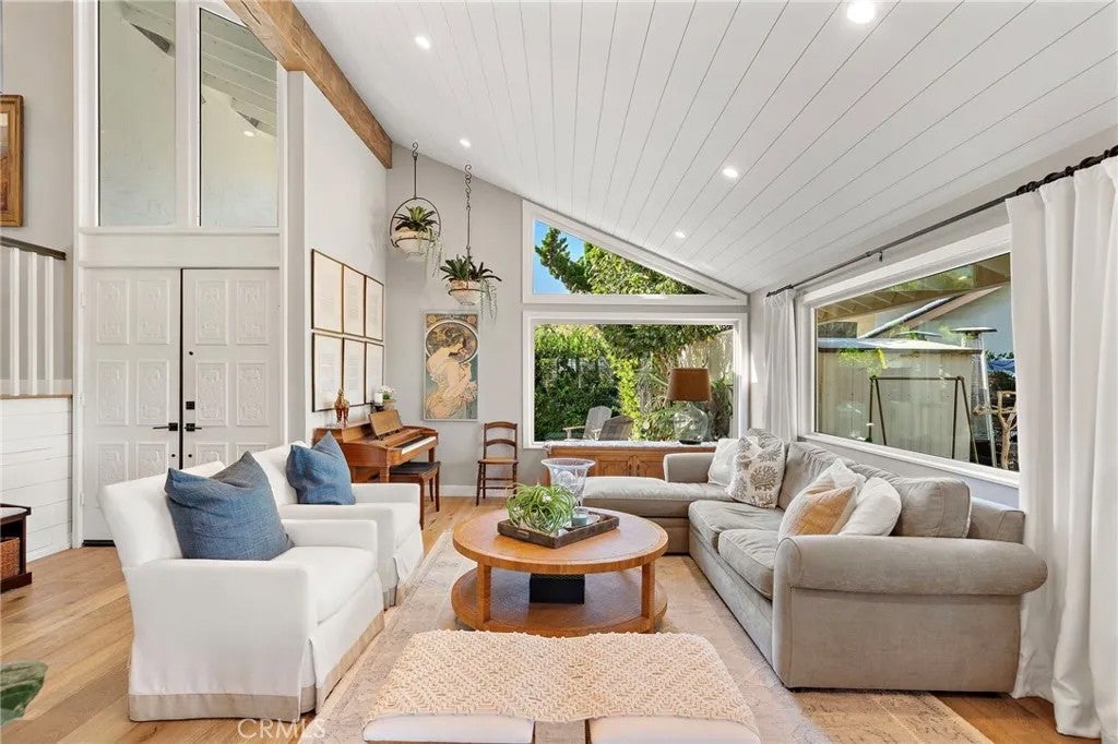8239 Sugarman Drive