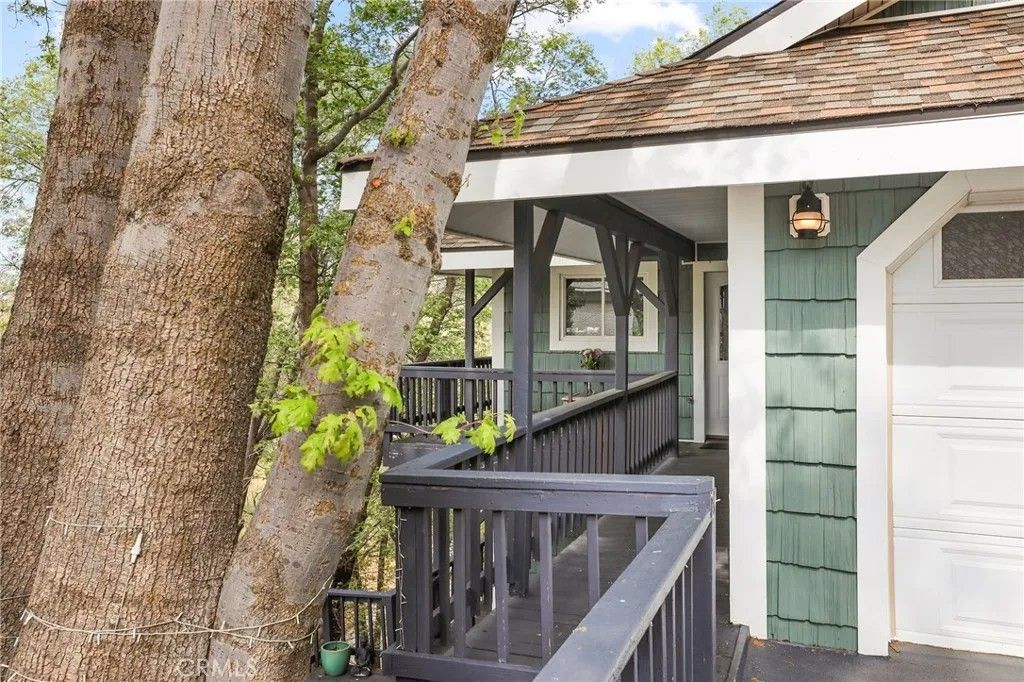 Photo of 453 Davos Dr, Crestline, CA 92325 (MLS # IG26069119)