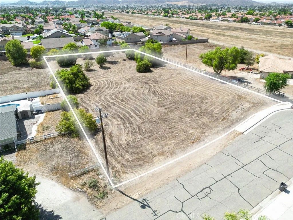 Photo of 41 Boynton Ln, Menifee, CA 92586 (MLS # SW25175331)