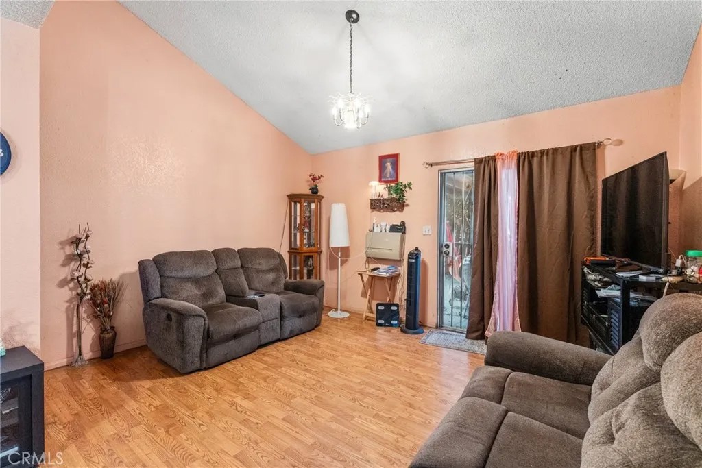 2226 W King