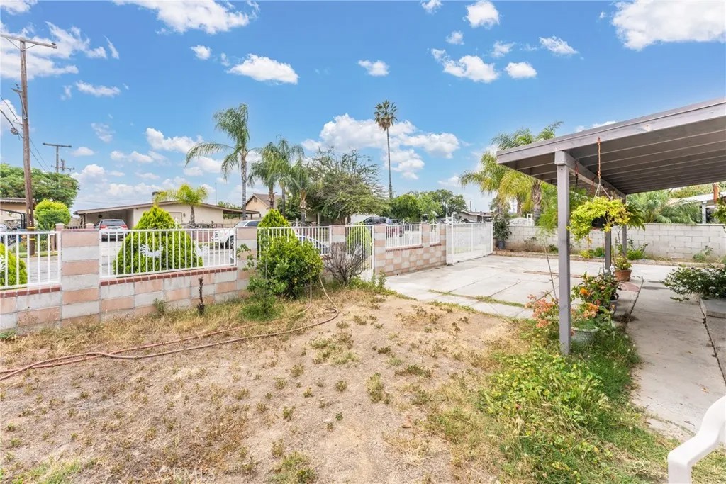 2226 W King
