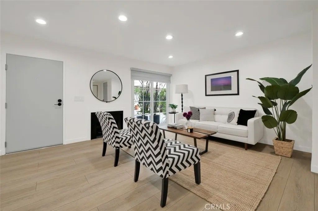 Photo of 14727 Magnolia #126, Sherman Oaks, CA 91403 (MLS # SR26033376)