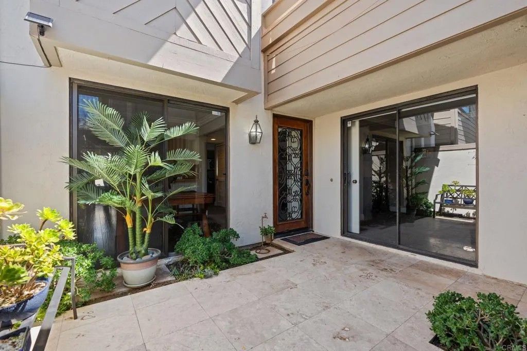 Photo of 16019 Via De Las Palmas, Rancho Santa Fe, CA 92091 (MLS # NDP2509883)