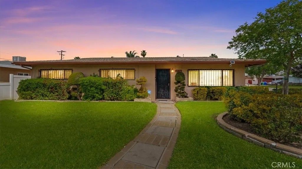 Photo of 27196 10th Street, Highlands, CA 92346 (MLS # CV26041489)