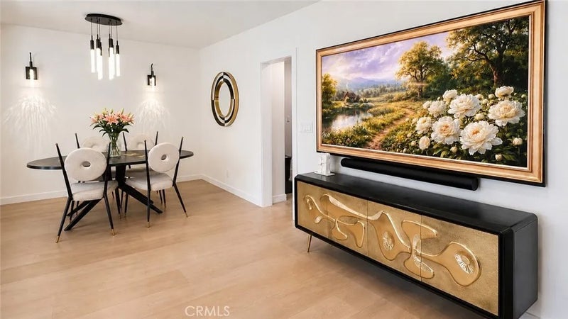 1233 N Laurel 211