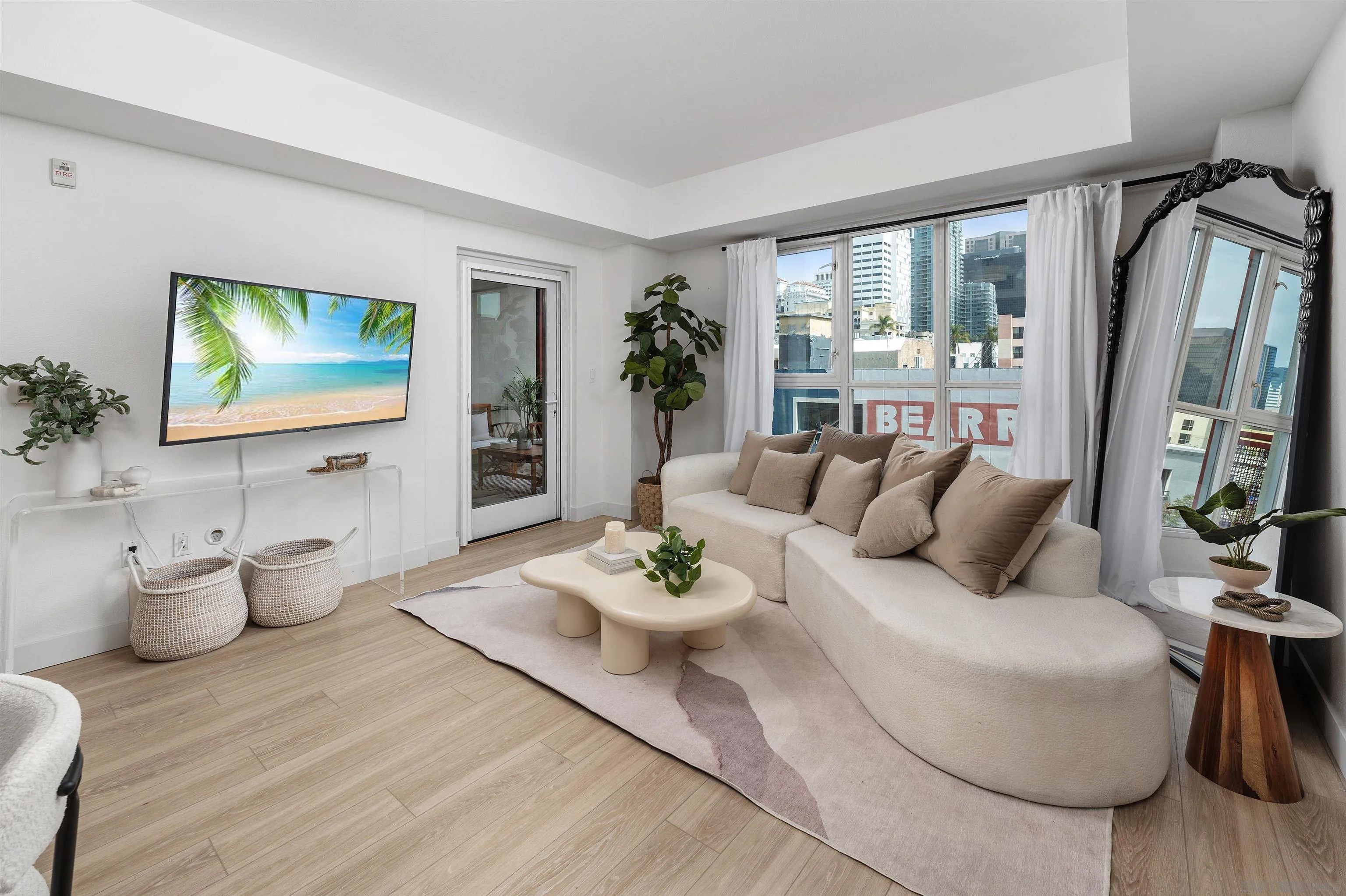 875 G Street 303