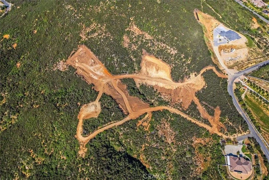 Photo of 49 Hidden Meadow, Murrieta, CA 92562 (MLS # SW26055815)