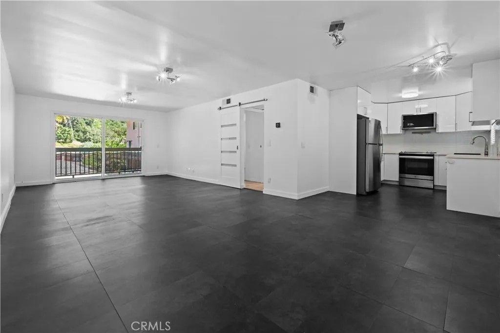 Photo of 2940 N Verdugo Road #214, Glendale, CA 91208 (MLS # SR26060764)