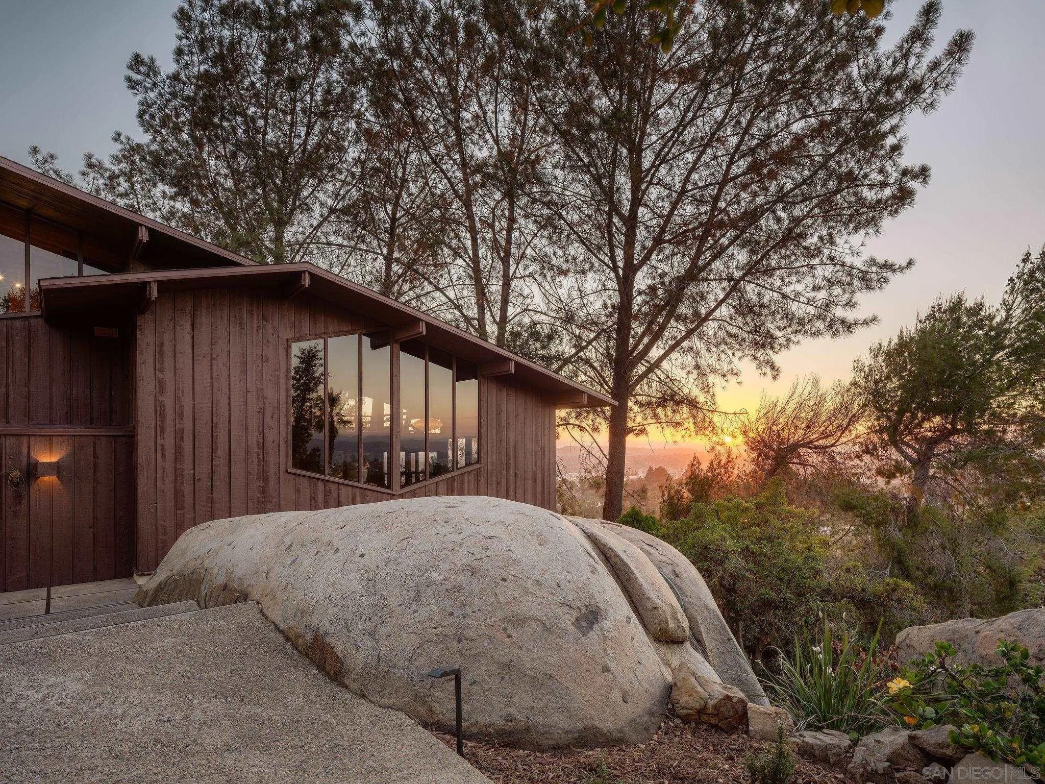 9450 Sunset Drive