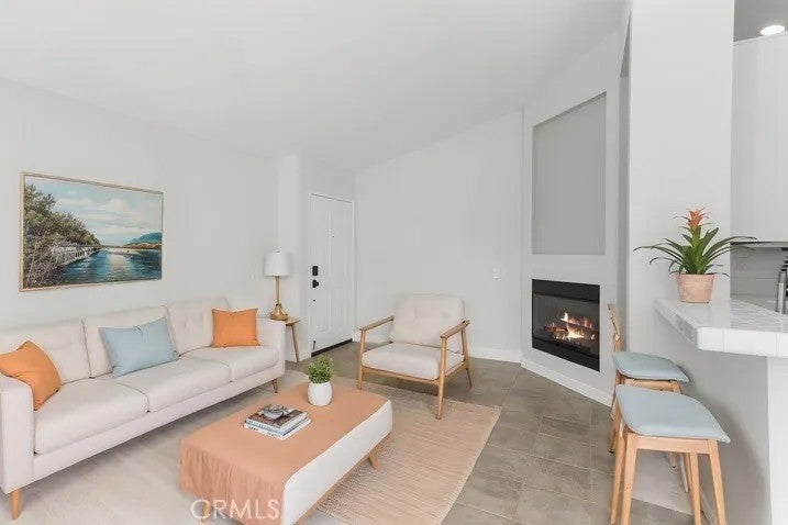 16 Chaumont Circle