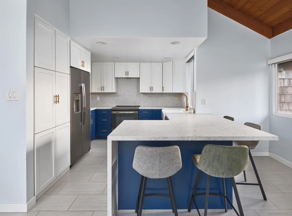 Photo of 325 S Sierra Ave #20, Solana Beach, CA 92075 (MLS # 250040113)