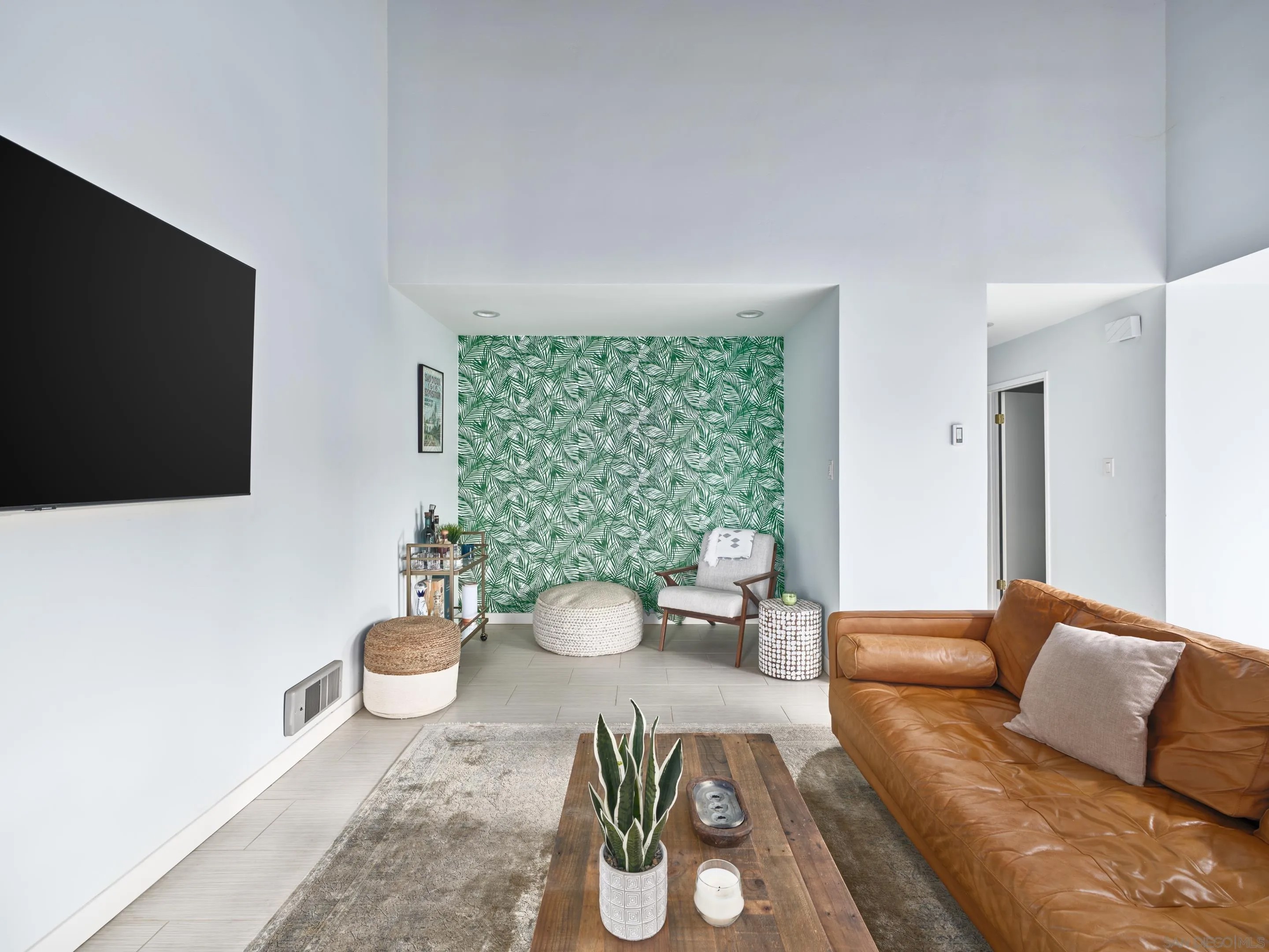 325 S Sierra Ave 20