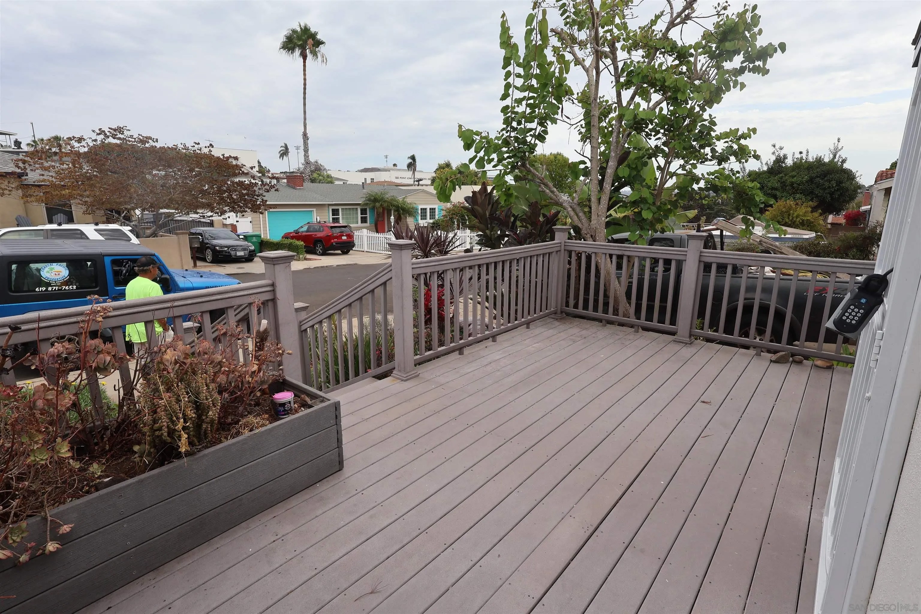 2328 LUCERNE DRIVE