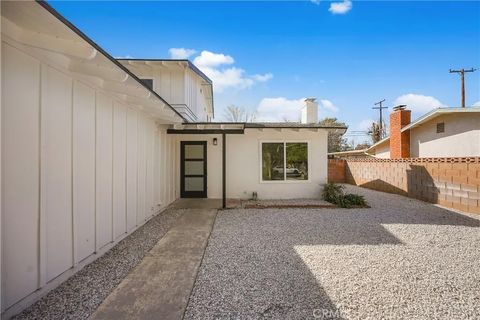 Photo of 836 E Pillsbury St, Lancaster, CA 93535 (MLS # SR26059706)