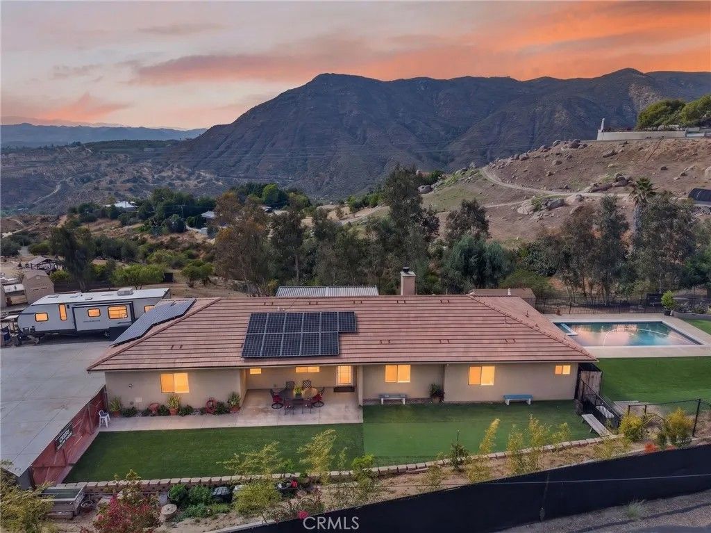 Photo of 2914 Vista Del Rio, Fallbrook, CA 92028 (MLS # SW26095911)