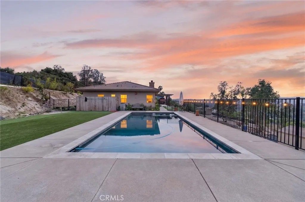 Photo of 2914 Vista Del Rio, Fallbrook, CA 92028 (MLS # SW26095911)