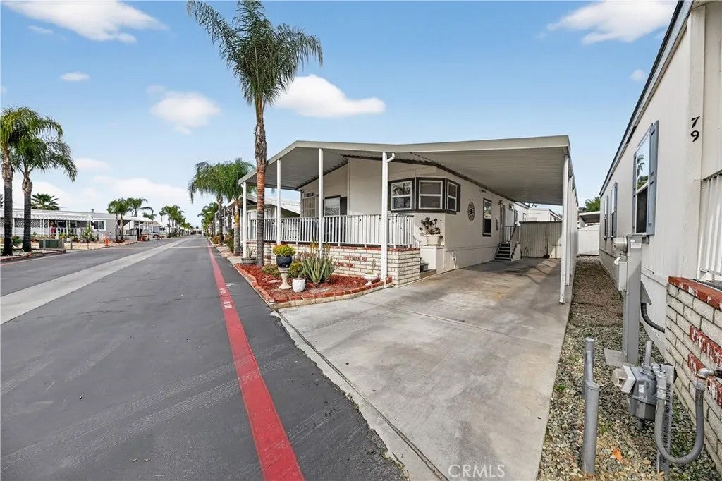 Photo of 1445 W Florida Ave #78, Hemet, CA 92543 (MLS # SW26043603)