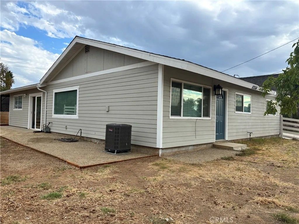Photo of 10356 Wells Ave, Riverside, CA 92505 (MLS # IV25239816)