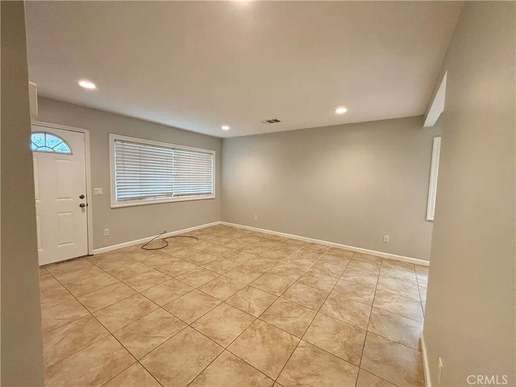 Photo of 10356 Wells Ave, Riverside, CA 92505 (MLS # IV25239816)