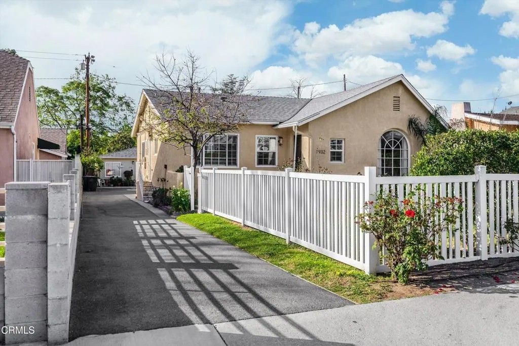 Photo of 1932 E Washington Boulevard, Pasadena, CA 91104 (MLS # P1-26409)