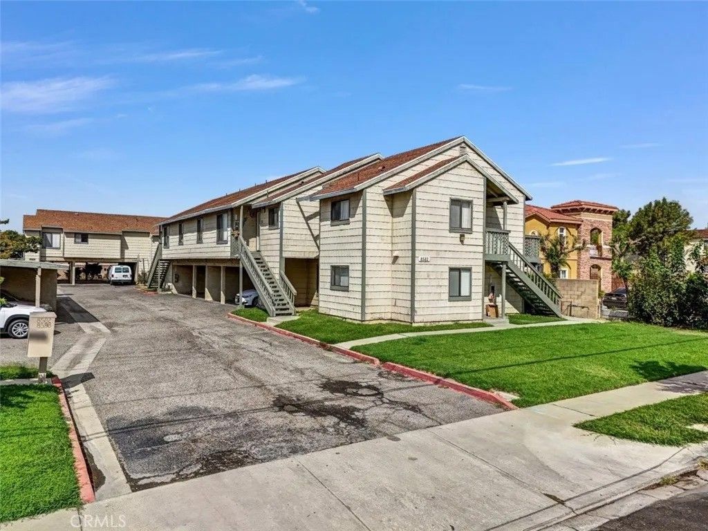 Photo of 8582 Tamarind Ave, Fontana, CA 92335 (MLS # CV25252493)