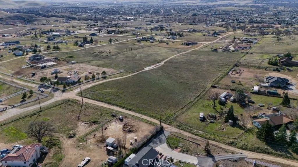 Photo of 0 Mariposa Ave, Tehachapi, CA 93561 (MLS # PW25279683)