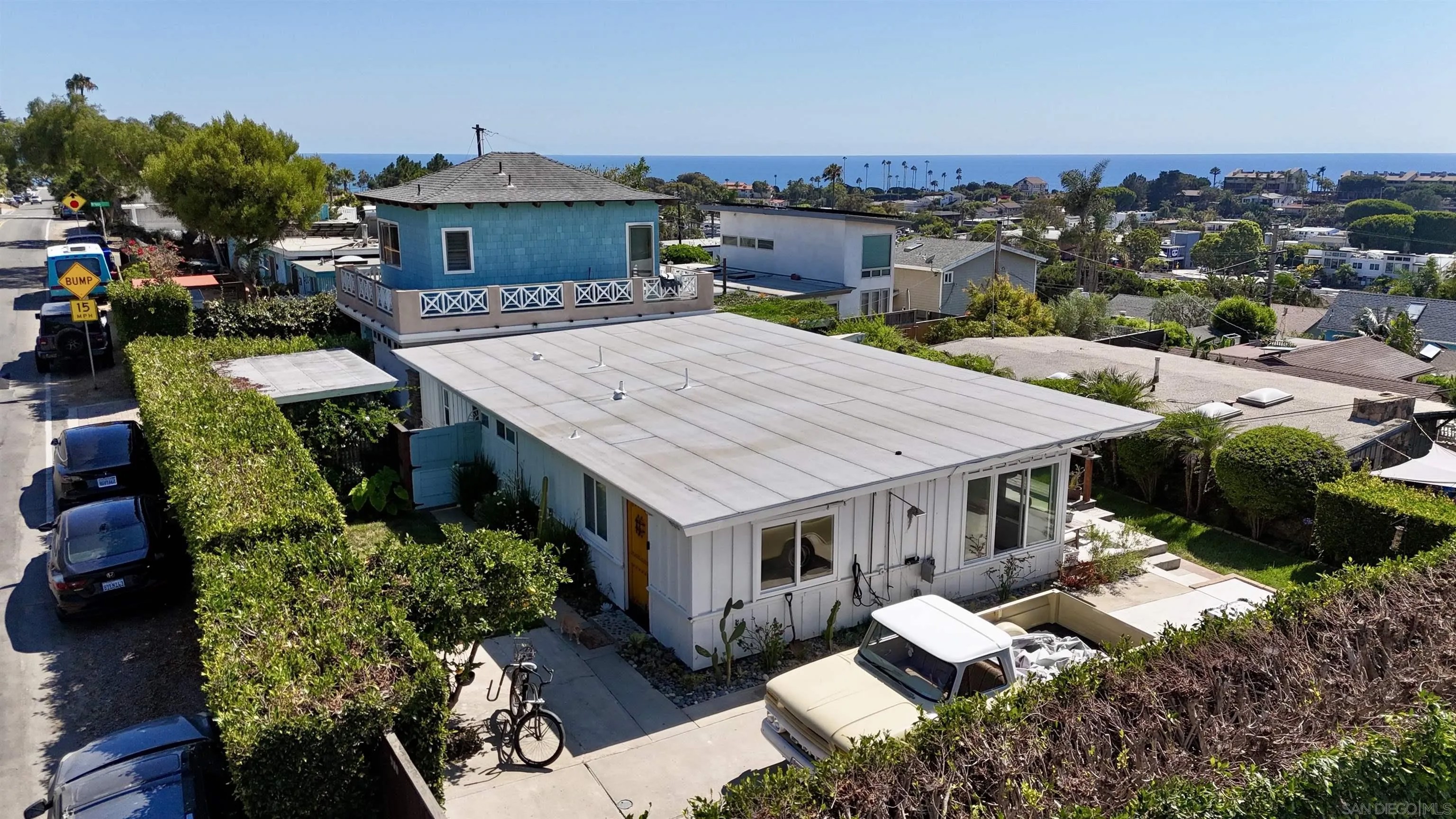 900 Cornish Dr