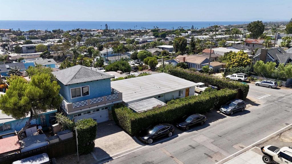 Photo of 900 Cornish Dr, Encinitas, CA 92024 (MLS # 250034676)