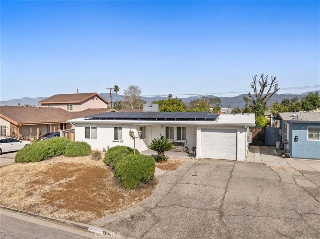 Photo of 19319 E Greenhaven St, Covina, CA 91722 (MLS # CV26040853)