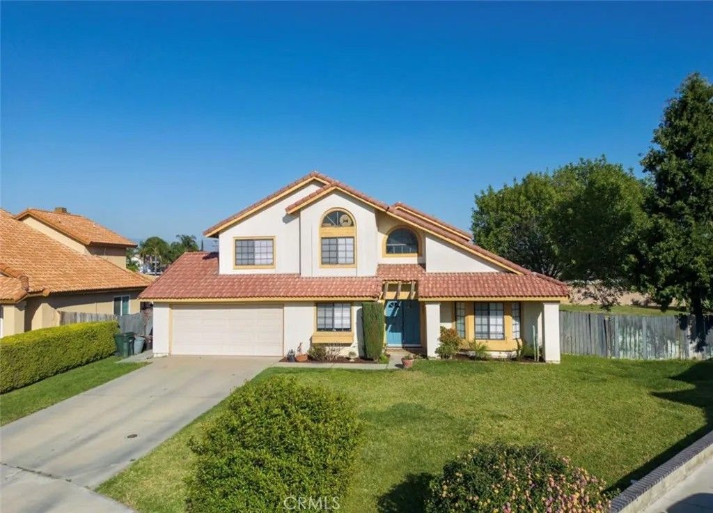 Photo of 993 S Date Avenue, Rialto, CA 92376 (MLS # IV26046016)