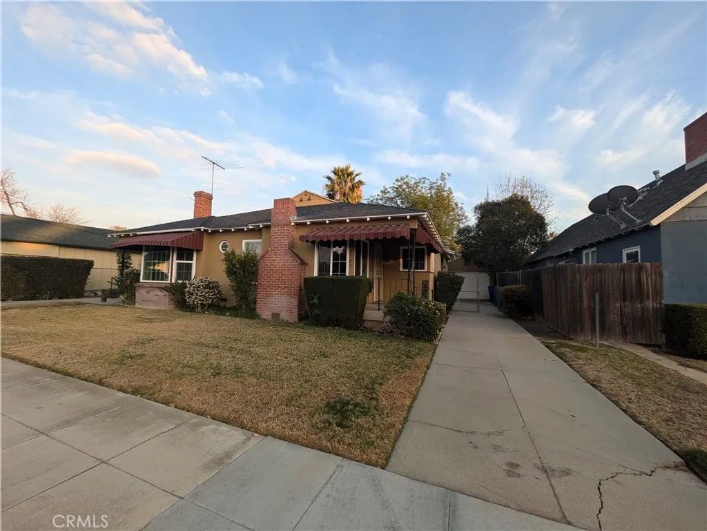 Photo of 3326 Locust St, Riverside, CA 92501 (MLS # IV26081565)