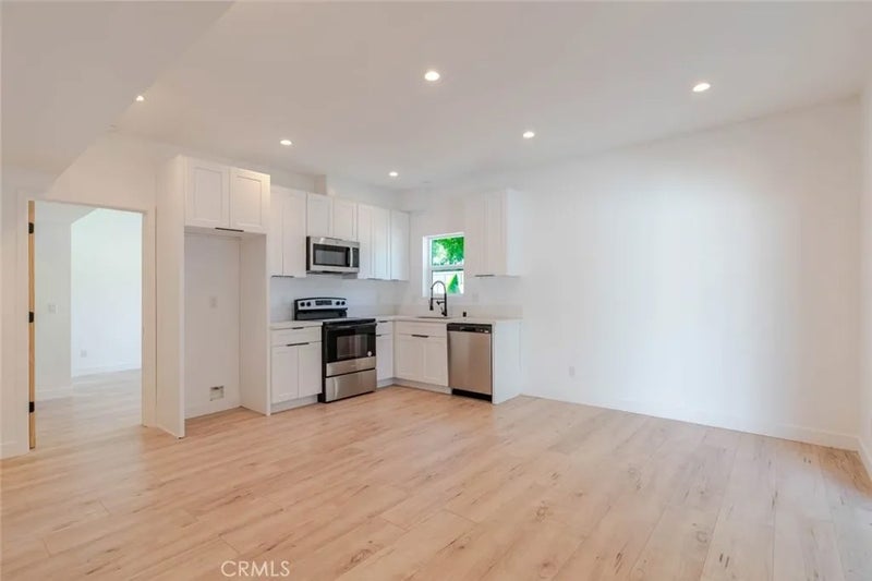 6837 Yolanda Avenue