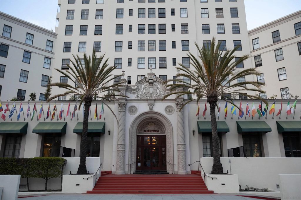 Photo of 702 Ash St Unit 702 St, San Diego, CA 92101 (MLS # 250042705)