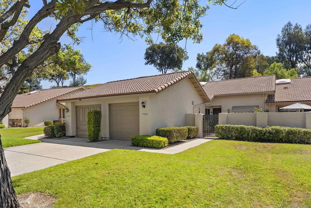 Photo of 17909 Avenida Alozdra, San Diego, CA 92128 (MLS # 250040692)