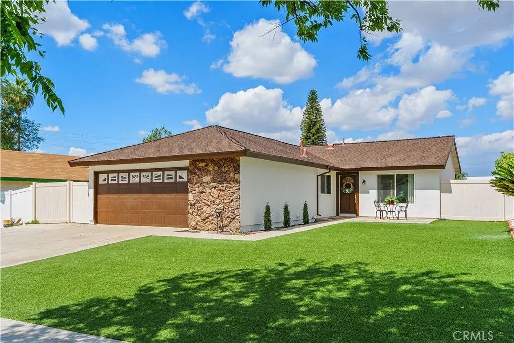 Photo of 1065 Bascomb Dr, Riverside, CA 92507 (MLS # PW26071008)