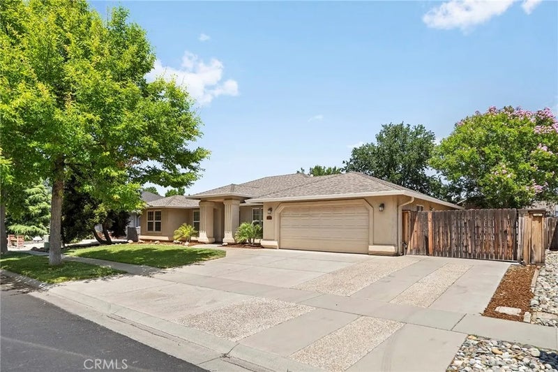 105 Emerald Lake Court