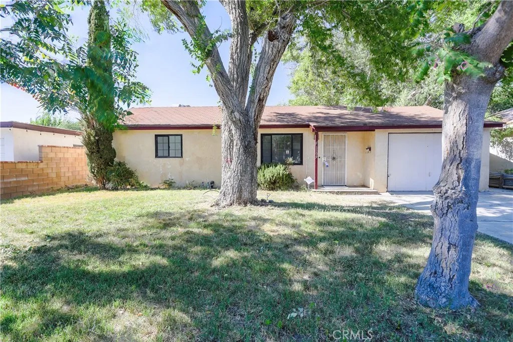 1109 W Lumber Street