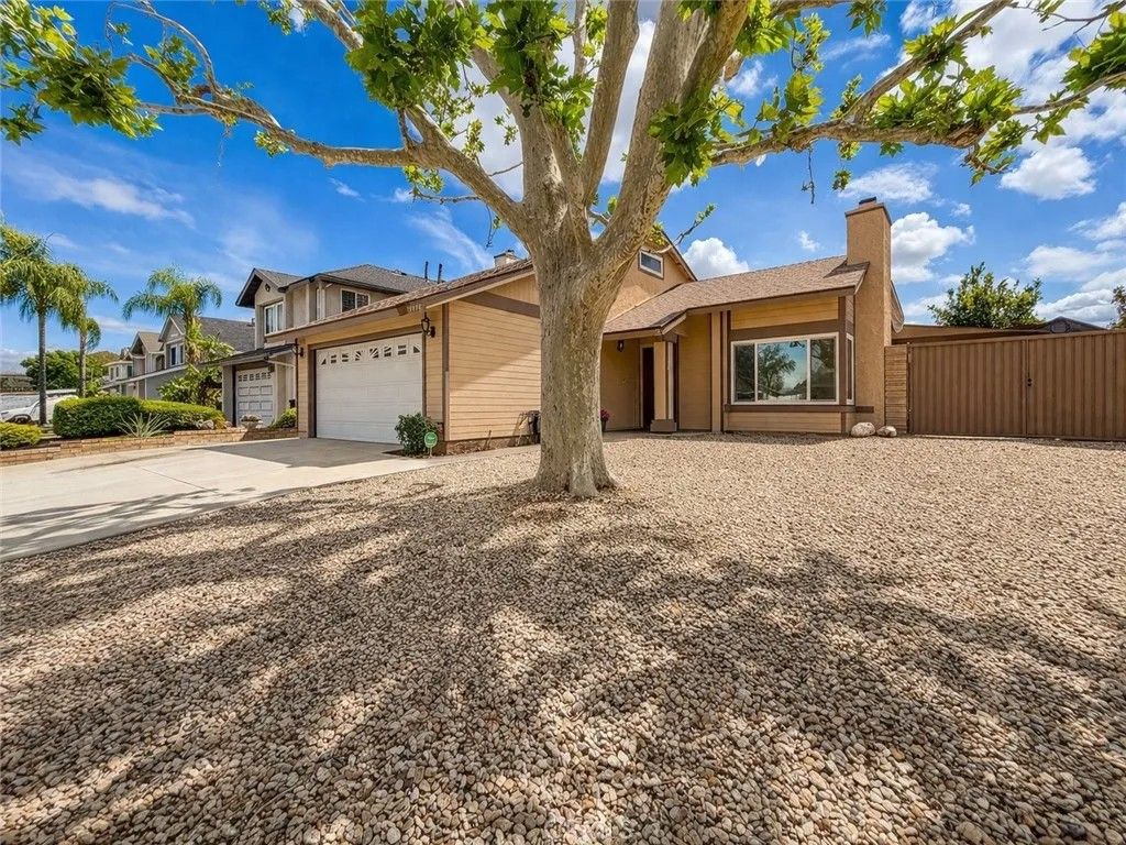 Photo of 27640 Quincy St, Castaic, CA 91384 (MLS # PW26078412)