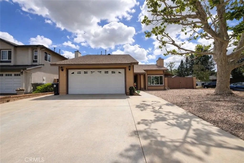 Photo of 27640 Quincy St, Castaic, CA 91384 (MLS # PW26078412)