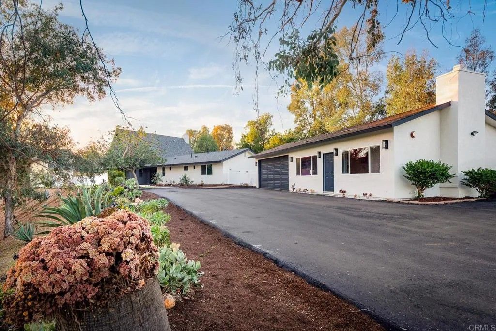 Photo of 3611 Tierra De Dios, Escondido, CA 92025 (MLS # NDP2602582)